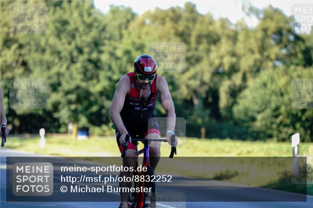 07.09.2025 - 19. Norderstedt Triathlon Michael Burmester http://msf.ph/oto/8832252 07.09.2025 16:23:08 Radfahren 1098, 1575, 1585 meine-sportfotos.de