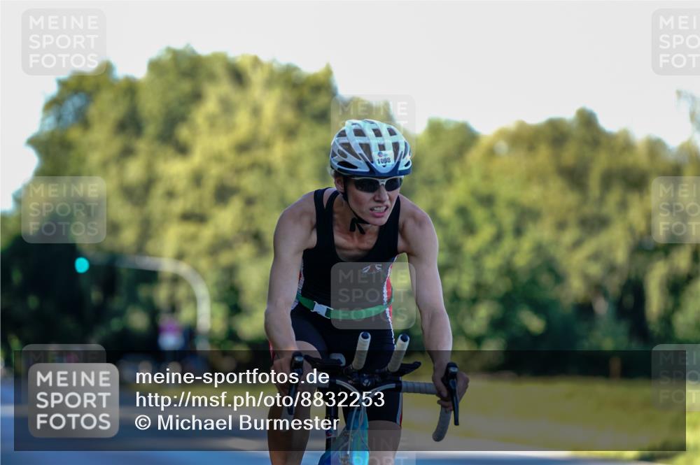 07.09.2025 - 19. Norderstedt Triathlon Michael Burmester http://msf.ph/oto/8832253 07.09.2025 16:23:09 Radfahren 1098, 1575, 1585 meine-sportfotos.de