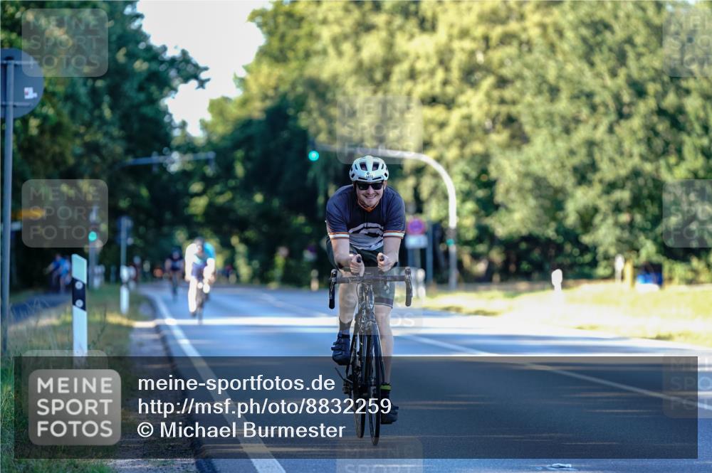 07.09.2025 - 19. Norderstedt Triathlon Michael Burmester http://msf.ph/oto/8832259 07.09.2025 16:23:27 Radfahren 1437, 1473 meine-sportfotos.de