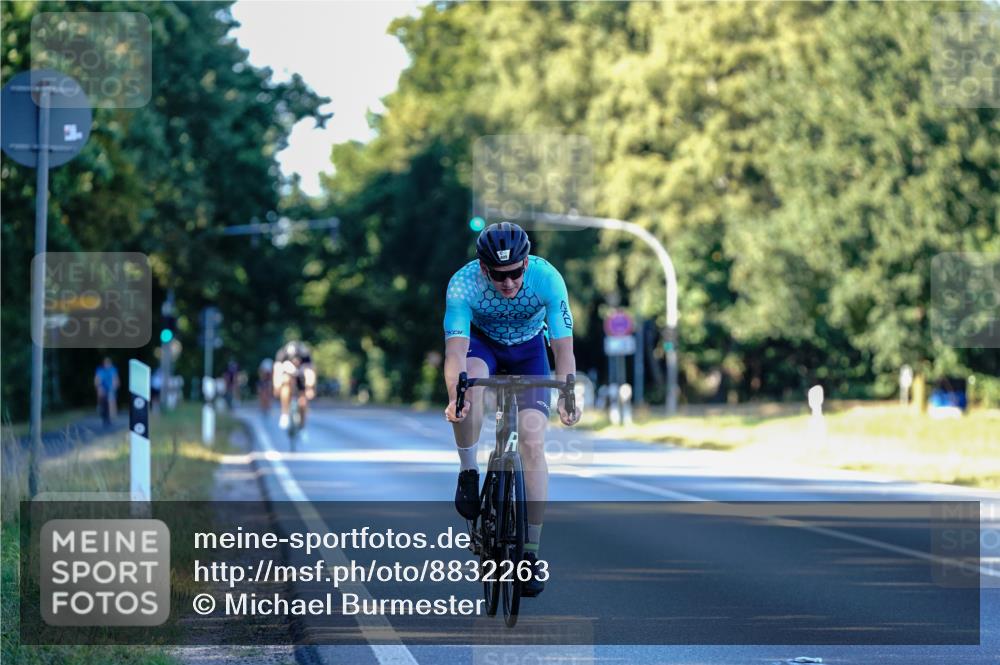 07.09.2025 - 19. Norderstedt Triathlon Michael Burmester http://msf.ph/oto/8832263 07.09.2025 16:23:33 Radfahren 405 meine-sportfotos.de
