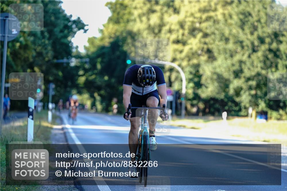 07.09.2025 - 19. Norderstedt Triathlon Michael Burmester http://msf.ph/oto/8832266 07.09.2025 16:23:40 Radfahren 1412 meine-sportfotos.de