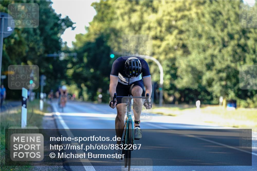 07.09.2025 - 19. Norderstedt Triathlon Michael Burmester http://msf.ph/oto/8832267 07.09.2025 16:23:40 Radfahren 1412 meine-sportfotos.de