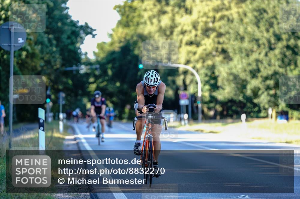 07.09.2025 - 19. Norderstedt Triathlon Michael Burmester http://msf.ph/oto/8832270 07.09.2025 16:23:47 Radfahren 1419 meine-sportfotos.de