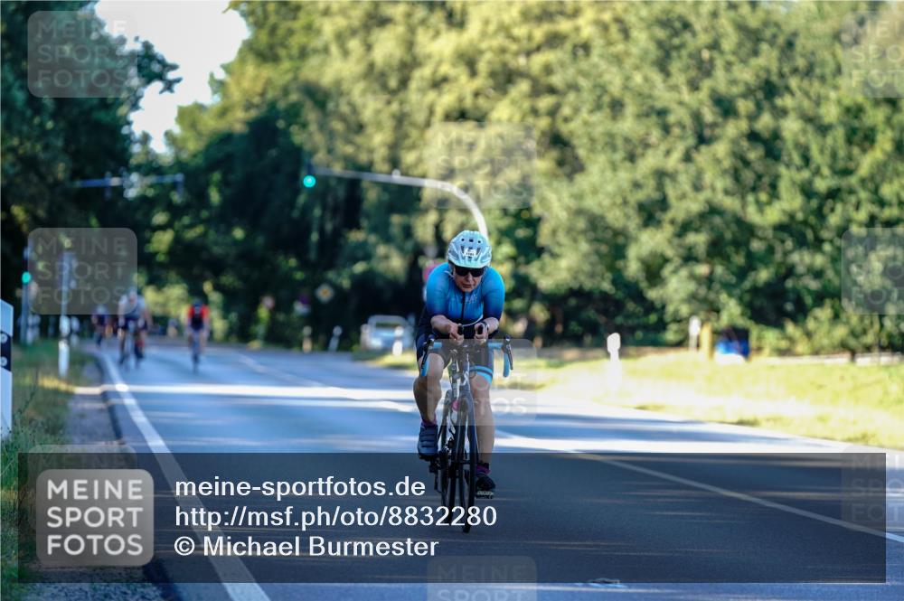 07.09.2025 - 19. Norderstedt Triathlon Michael Burmester http://msf.ph/oto/8832280 07.09.2025 16:24:03 Radfahren 1101 meine-sportfotos.de