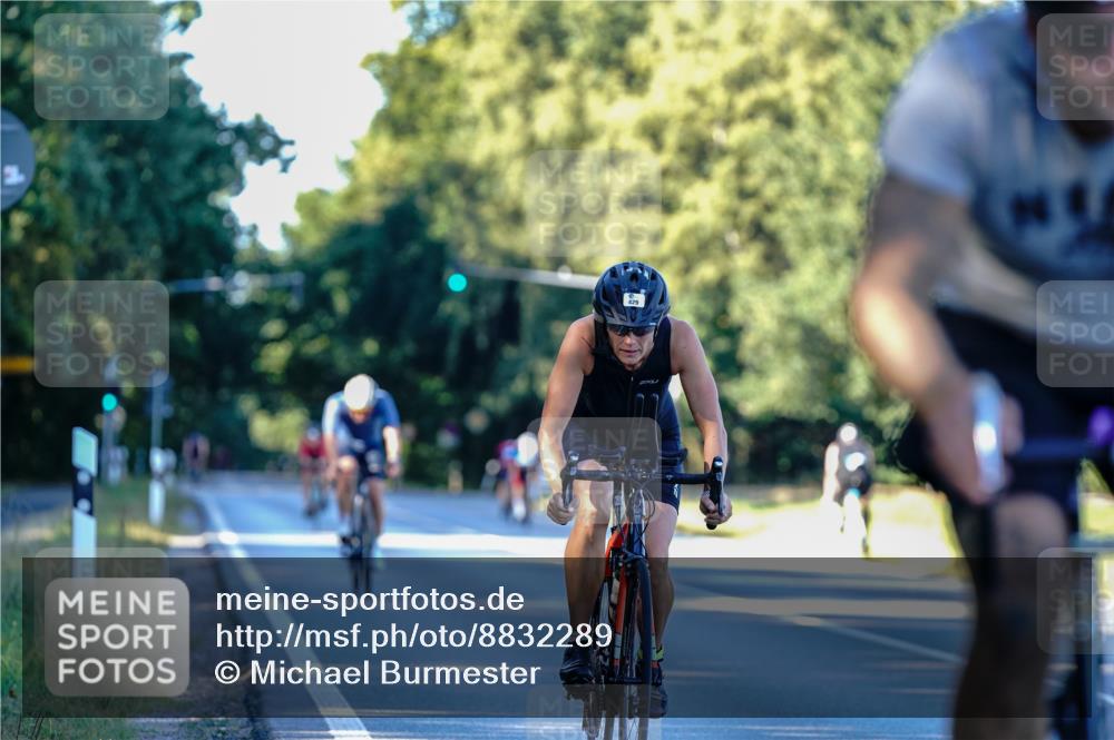 07.09.2025 - 19. Norderstedt Triathlon Michael Burmester http://msf.ph/oto/8832289 07.09.2025 16:24:16 Radfahren 412, 429, 925, 947 meine-sportfotos.de