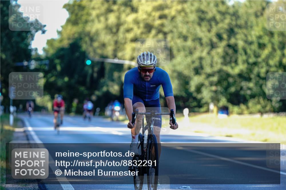 07.09.2025 - 19. Norderstedt Triathlon Michael Burmester http://msf.ph/oto/8832291 07.09.2025 16:24:18 Radfahren 412, 429, 925, 947 meine-sportfotos.de