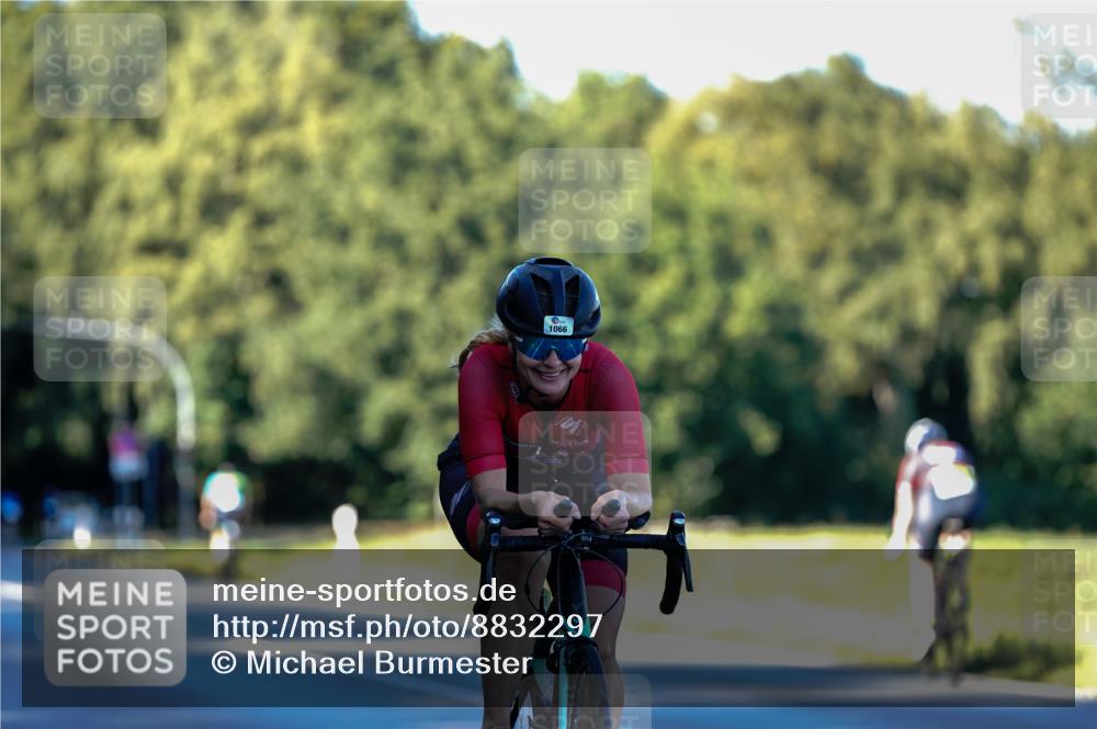 07.09.2025 - 19. Norderstedt Triathlon Michael Burmester http://msf.ph/oto/8832297 07.09.2025 16:24:24 Radfahren 1066 meine-sportfotos.de