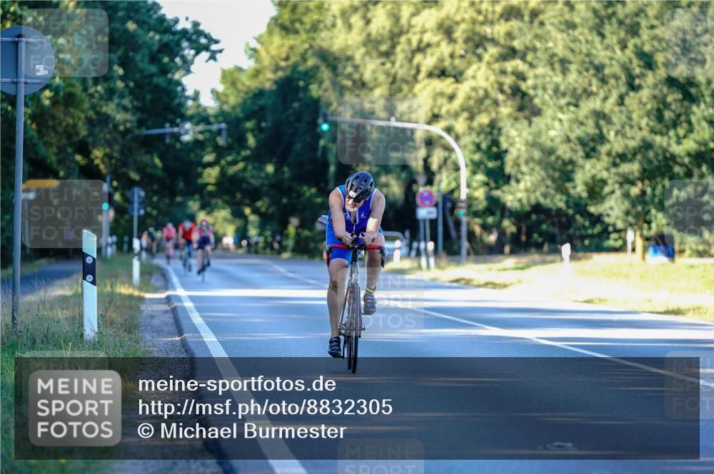 07.09.2025 - 19. Norderstedt Triathlon Michael Burmester http://msf.ph/oto/8832305 07.09.2025 16:24:53 Radfahren 1449 meine-sportfotos.de