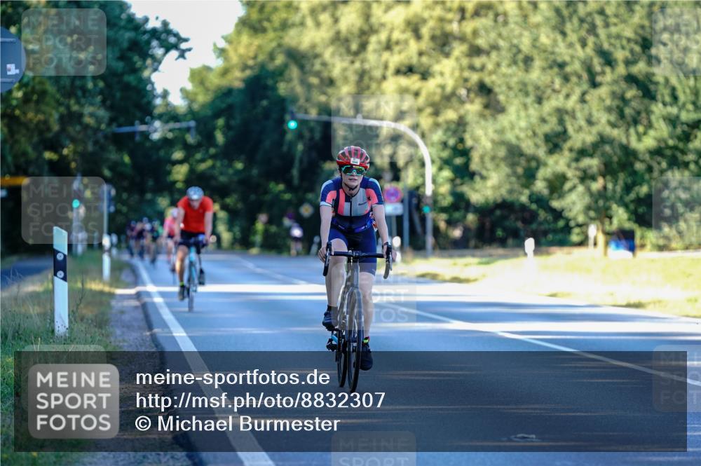 07.09.2025 - 19. Norderstedt Triathlon Michael Burmester http://msf.ph/oto/8832307 07.09.2025 16:25:02 Radfahren 1045 meine-sportfotos.de