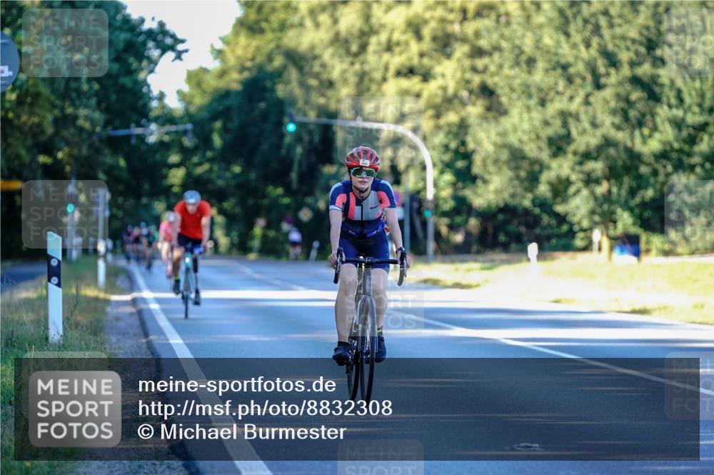 07.09.2025 - 19. Norderstedt Triathlon Michael Burmester http://msf.ph/oto/8832308 07.09.2025 16:25:02 Radfahren 1045 meine-sportfotos.de