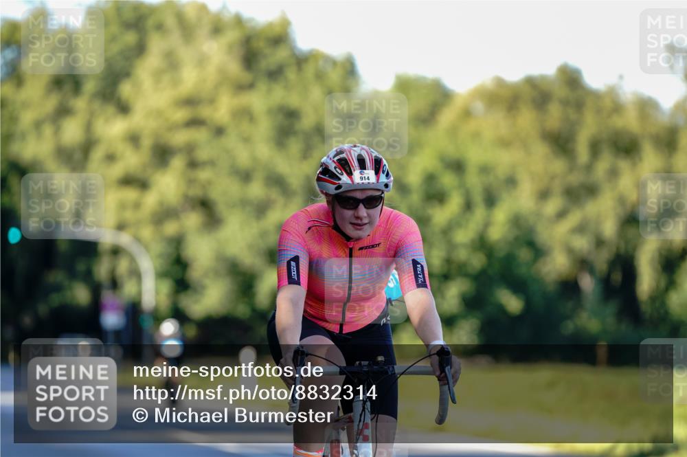 07.09.2025 - 19. Norderstedt Triathlon Michael Burmester http://msf.ph/oto/8832314 07.09.2025 16:25:11 Radfahren 914, 1513 meine-sportfotos.de