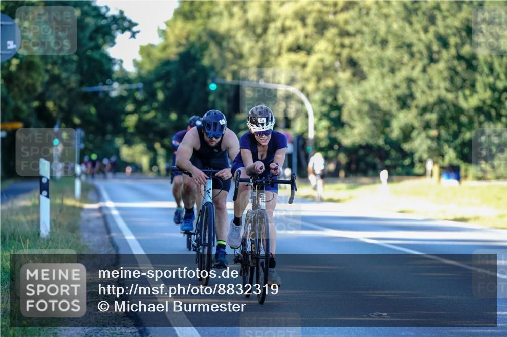 07.09.2025 - 19. Norderstedt Triathlon Michael Burmester http://msf.ph/oto/8832319 07.09.2025 16:25:19 Radfahren 875, 912, 1547 meine-sportfotos.de