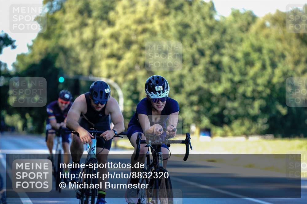 07.09.2025 - 19. Norderstedt Triathlon Michael Burmester http://msf.ph/oto/8832320 07.09.2025 16:25:20 Radfahren 875, 912, 1547, 1558 meine-sportfotos.de