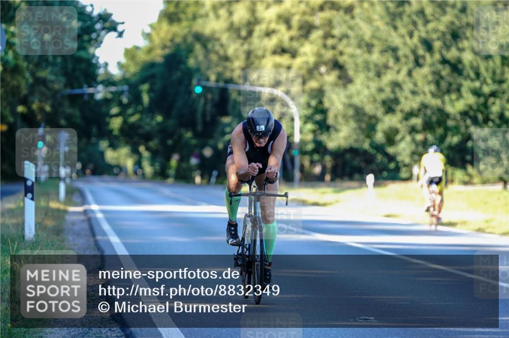 07.09.2025 - 19. Norderstedt Triathlon Michael Burmester http://msf.ph/oto/8832349 07.09.2025 16:26:05 Radfahren 383, 910 meine-sportfotos.de