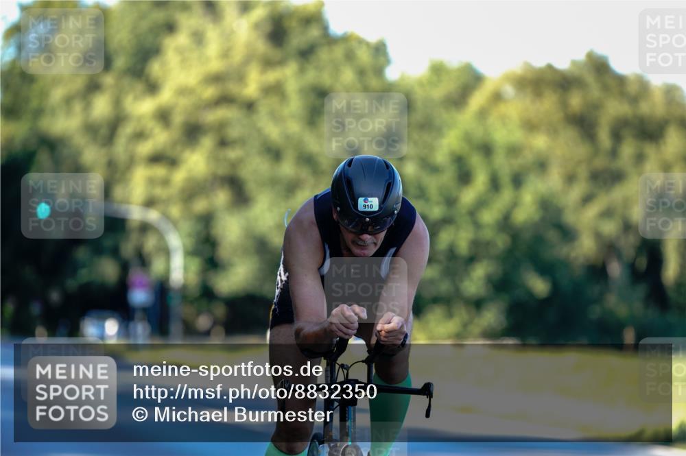 07.09.2025 - 19. Norderstedt Triathlon Michael Burmester http://msf.ph/oto/8832350 07.09.2025 16:26:06 Radfahren 910 meine-sportfotos.de