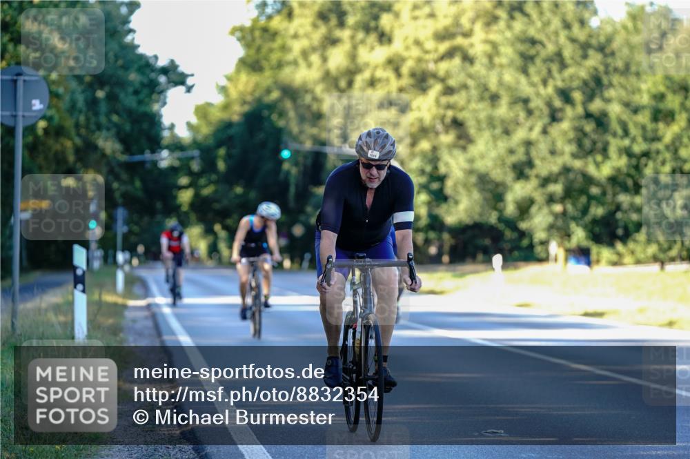 07.09.2025 - 19. Norderstedt Triathlon Michael Burmester http://msf.ph/oto/8832354 07.09.2025 16:27:05 Radfahren 380, 1516 meine-sportfotos.de