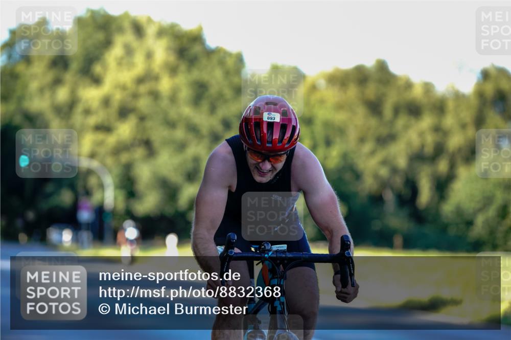 07.09.2025 - 19. Norderstedt Triathlon Michael Burmester http://msf.ph/oto/8832368 07.09.2025 16:27:47 Radfahren 893 meine-sportfotos.de