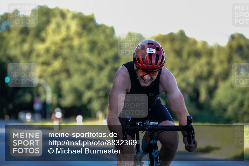 07.09.2025 - 19. Norderstedt Triathlon Michael Burmester http://msf.ph/oto/8832369 07.09.2025 16:27:47 Radfahren 893 meine-sportfotos.de