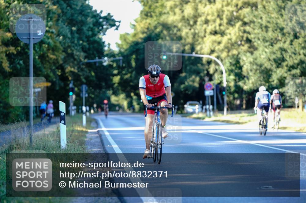 07.09.2025 - 19. Norderstedt Triathlon Michael Burmester http://msf.ph/oto/8832371 07.09.2025 16:28:18 Radfahren 894 meine-sportfotos.de