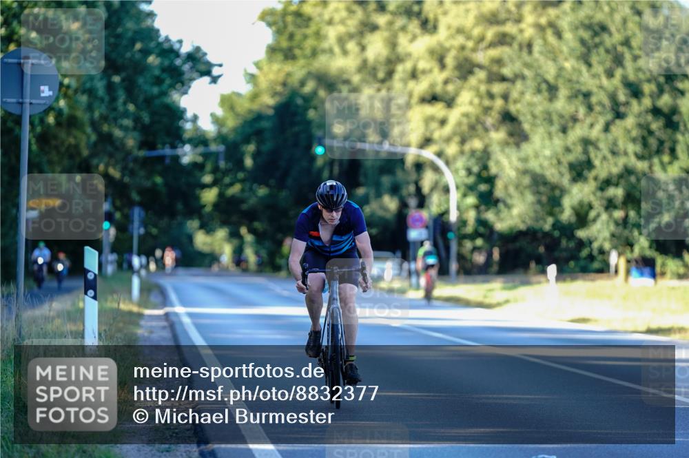 07.09.2025 - 19. Norderstedt Triathlon Michael Burmester http://msf.ph/oto/8832377 07.09.2025 16:28:59 Radfahren 1444 meine-sportfotos.de