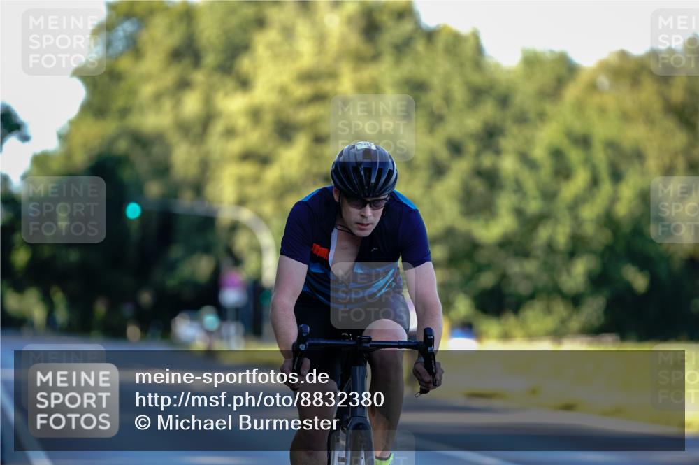 07.09.2025 - 19. Norderstedt Triathlon Michael Burmester http://msf.ph/oto/8832380 07.09.2025 16:29:01 Radfahren 1444 meine-sportfotos.de