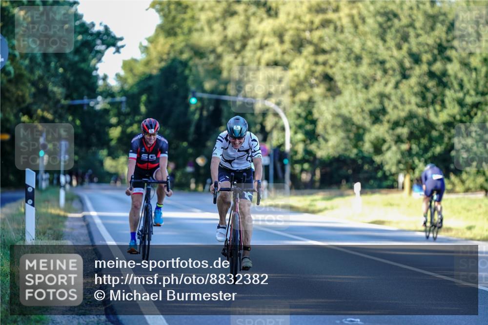 07.09.2025 - 19. Norderstedt Triathlon Michael Burmester http://msf.ph/oto/8832382 07.09.2025 16:29:28 Radfahren 376, 1464 meine-sportfotos.de