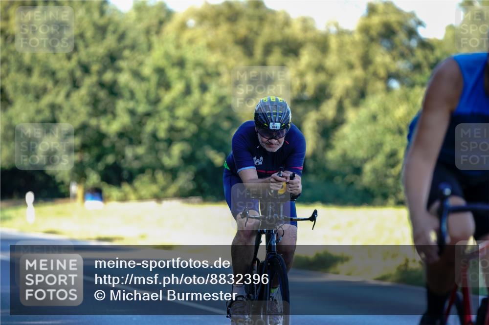 07.09.2025 - 19. Norderstedt Triathlon Michael Burmester http://msf.ph/oto/8832396 07.09.2025 16:29:56 Radfahren 864, 924, 1448 meine-sportfotos.de