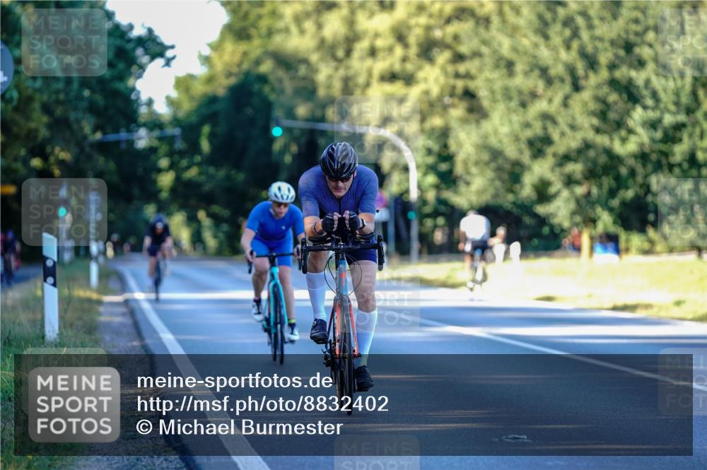 07.09.2025 - 19. Norderstedt Triathlon Michael Burmester http://msf.ph/oto/8832402 07.09.2025 16:30:21 Radfahren 371, 1454 meine-sportfotos.de