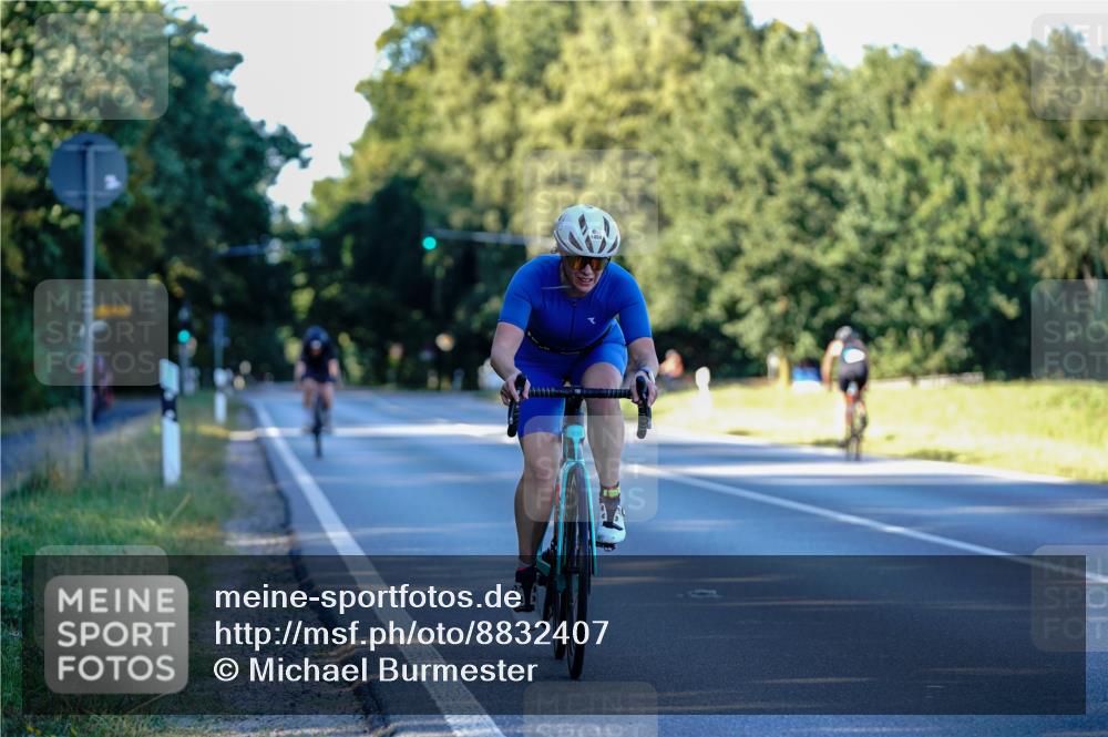 07.09.2025 - 19. Norderstedt Triathlon Michael Burmester http://msf.ph/oto/8832407 07.09.2025 16:30:23 Radfahren 371, 1454 meine-sportfotos.de