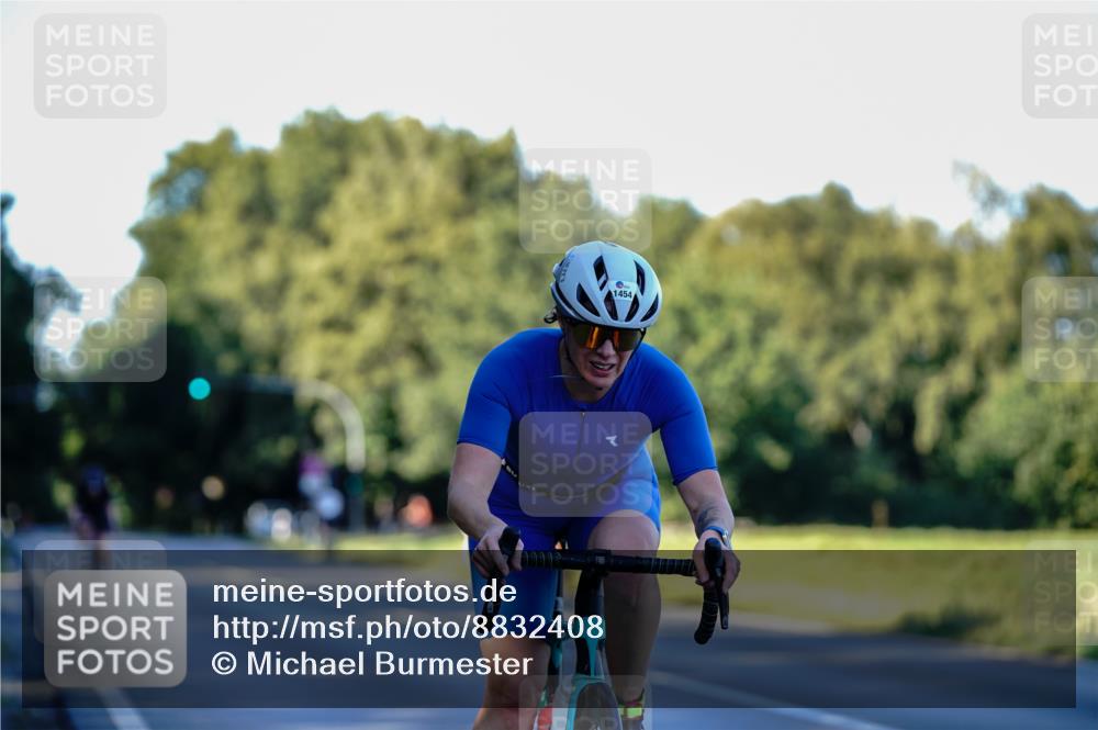 07.09.2025 - 19. Norderstedt Triathlon Michael Burmester http://msf.ph/oto/8832408 07.09.2025 16:30:24 Radfahren 371, 1454 meine-sportfotos.de