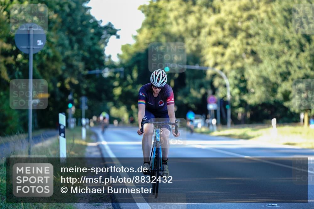 07.09.2025 - 19. Norderstedt Triathlon Michael Burmester http://msf.ph/oto/8832432 07.09.2025 16:32:16 Radfahren 1557 meine-sportfotos.de