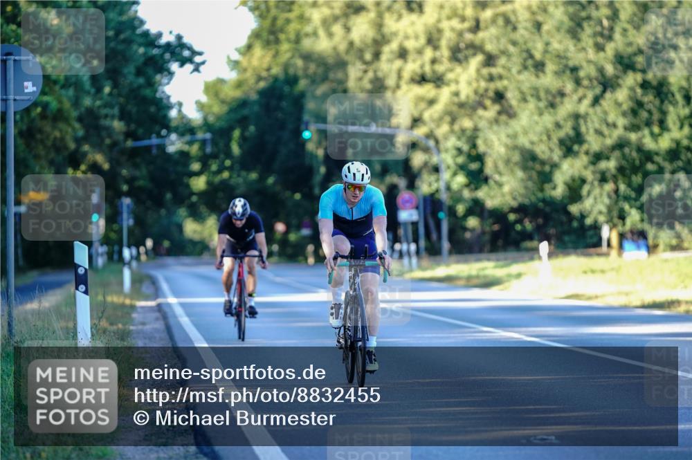 07.09.2025 - 19. Norderstedt Triathlon Michael Burmester http://msf.ph/oto/8832455 07.09.2025 16:35:02 Radfahren 386 meine-sportfotos.de