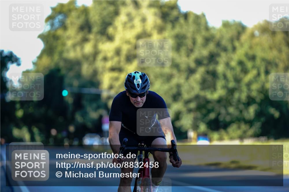 07.09.2025 - 19. Norderstedt Triathlon Michael Burmester http://msf.ph/oto/8832458 07.09.2025 16:35:06 Radfahren 386, 1420 meine-sportfotos.de