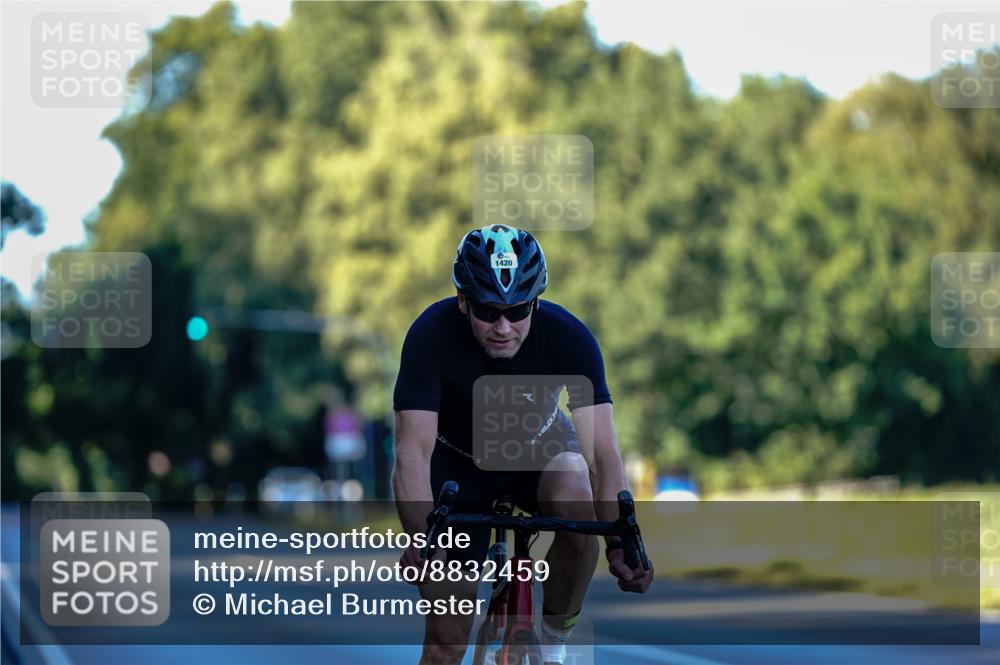 07.09.2025 - 19. Norderstedt Triathlon Michael Burmester http://msf.ph/oto/8832459 07.09.2025 16:35:06 Radfahren 386, 1420 meine-sportfotos.de