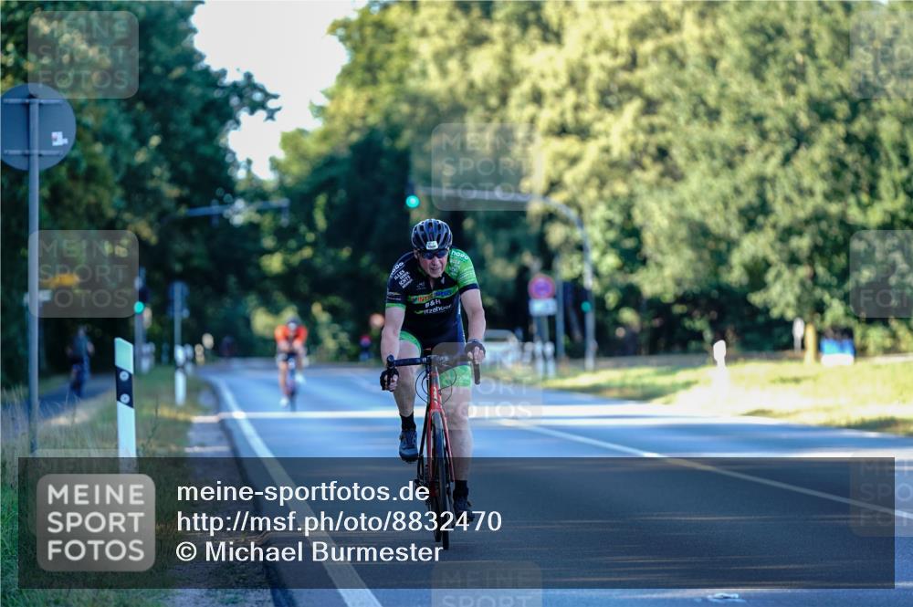 07.09.2025 - 19. Norderstedt Triathlon Michael Burmester http://msf.ph/oto/8832470 07.09.2025 16:36:26 Radfahren 1524 meine-sportfotos.de