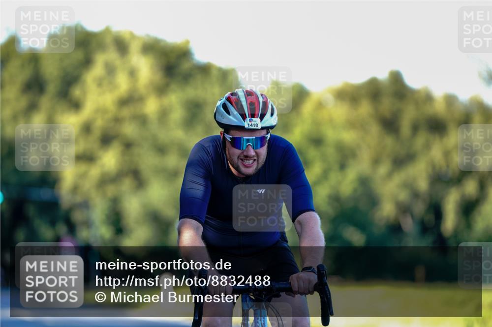 07.09.2025 - 19. Norderstedt Triathlon Michael Burmester http://msf.ph/oto/8832488 07.09.2025 16:37:22 Radfahren 1418, 1437 meine-sportfotos.de