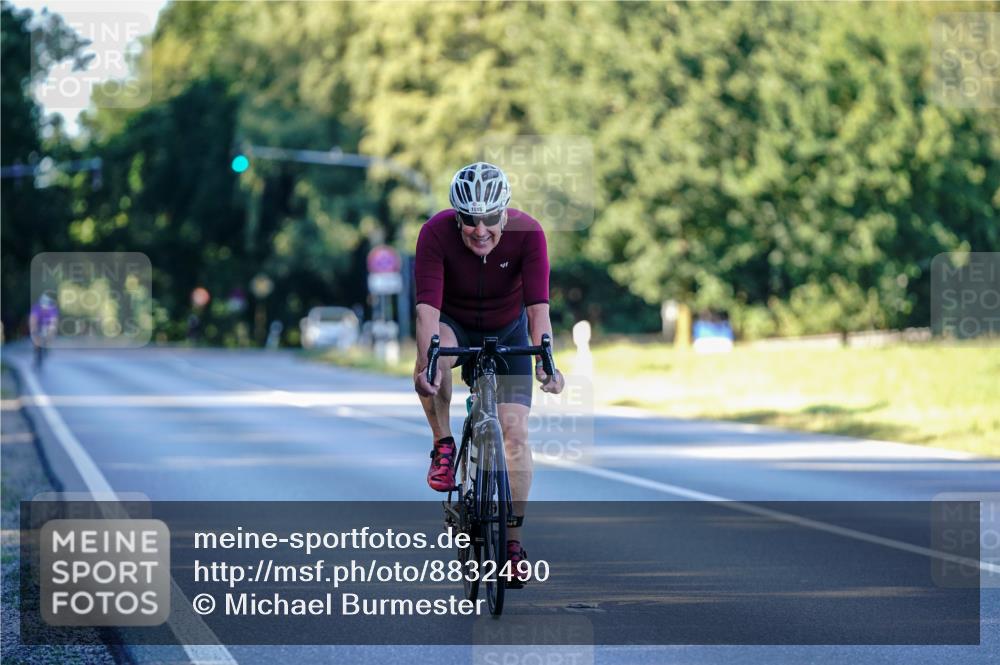 07.09.2025 - 19. Norderstedt Triathlon Michael Burmester http://msf.ph/oto/8832490 07.09.2025 16:37:30 Radfahren 1515 meine-sportfotos.de