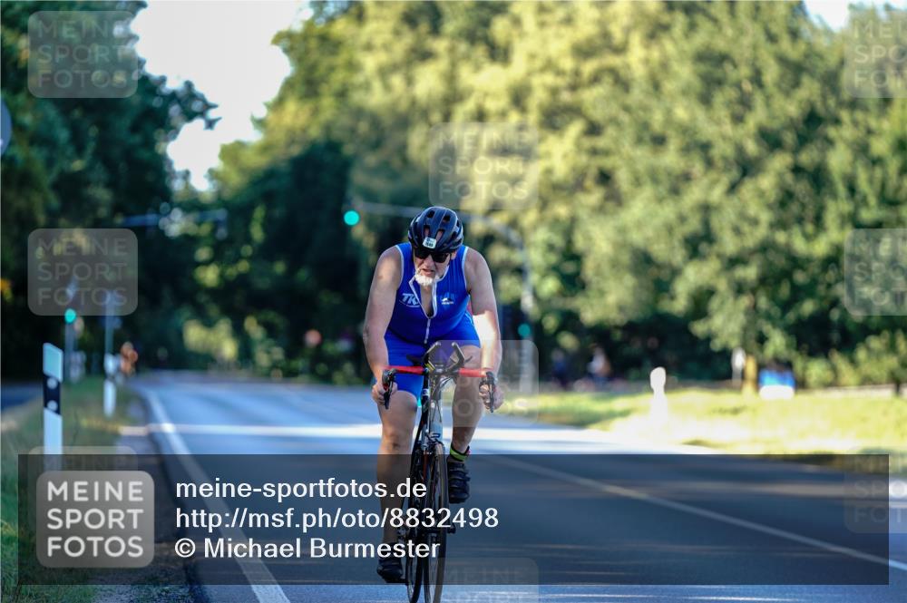 07.09.2025 - 19. Norderstedt Triathlon Michael Burmester http://msf.ph/oto/8832498 07.09.2025 16:37:56 Radfahren 1449 meine-sportfotos.de