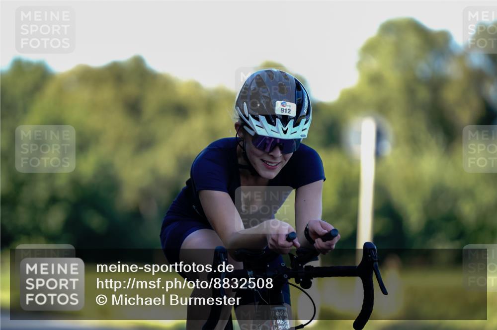 07.09.2025 - 19. Norderstedt Triathlon Michael Burmester http://msf.ph/oto/8832508 07.09.2025 16:38:35 Radfahren 875, 912 meine-sportfotos.de