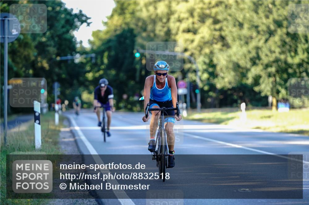 07.09.2025 - 19. Norderstedt Triathlon Michael Burmester http://msf.ph/oto/8832518 07.09.2025 16:40:01 Radfahren 383, 1423 meine-sportfotos.de