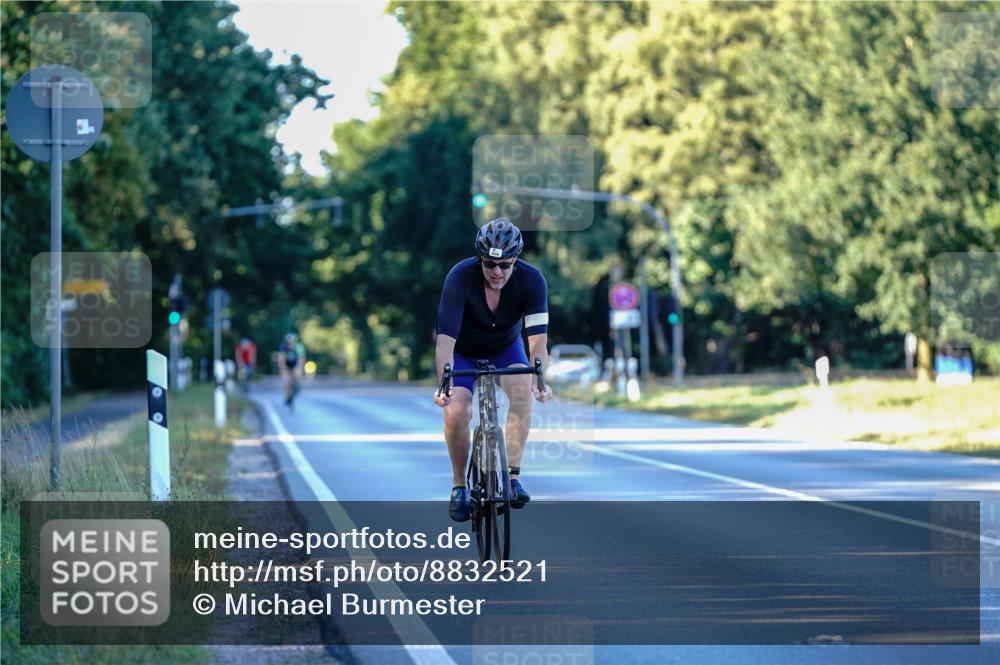 07.09.2025 - 19. Norderstedt Triathlon Michael Burmester http://msf.ph/oto/8832521 07.09.2025 16:40:04 Radfahren 1423, 1516 meine-sportfotos.de