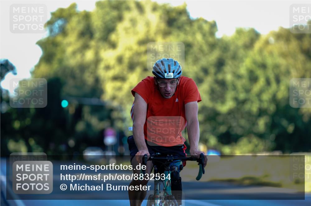 07.09.2025 - 19. Norderstedt Triathlon Michael Burmester http://msf.ph/oto/8832534 07.09.2025 16:40:25 Radfahren 1513 meine-sportfotos.de