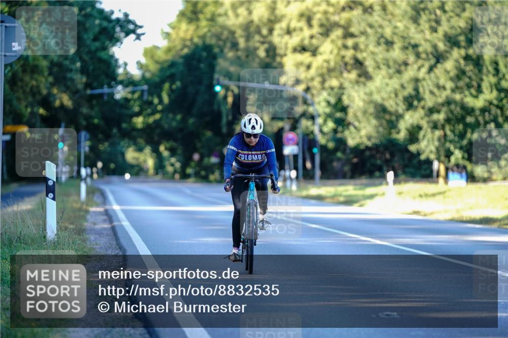 07.09.2025 - 19. Norderstedt Triathlon Michael Burmester http://msf.ph/oto/8832535 07.09.2025 16:40:50 Radfahren 954 meine-sportfotos.de