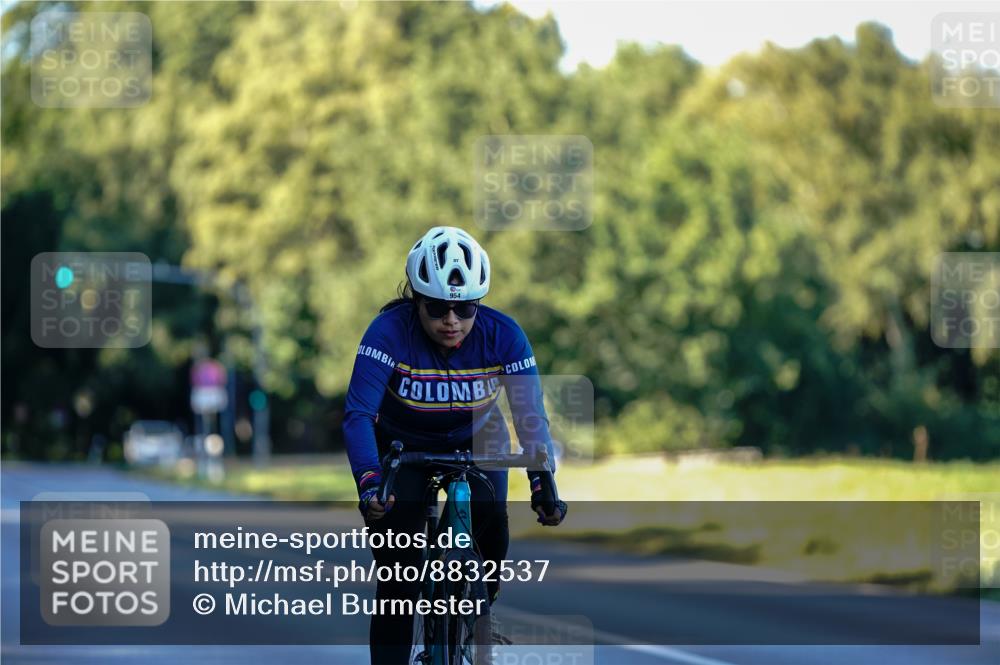 07.09.2025 - 19. Norderstedt Triathlon Michael Burmester http://msf.ph/oto/8832537 07.09.2025 16:40:52 Radfahren 954 meine-sportfotos.de