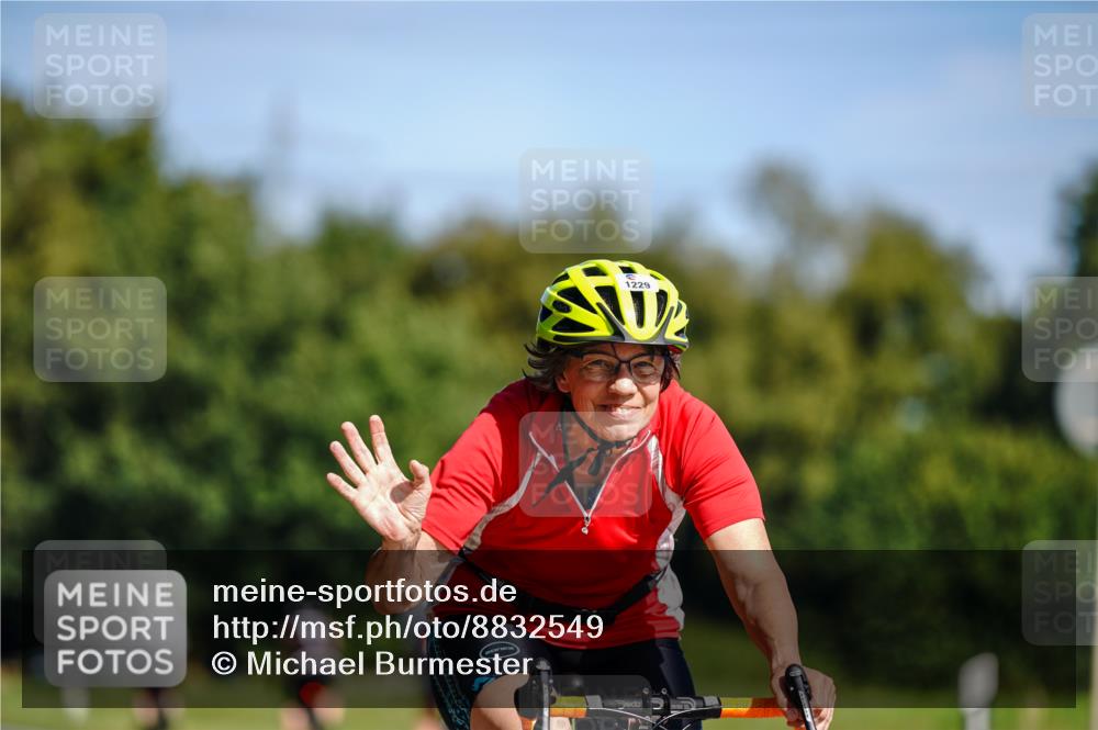 07.09.2025 - 19. Norderstedt Triathlon Michael Burmester http://msf.ph/oto/8832549 07.09.2025 11:44:16 Radfahren 1229 meine-sportfotos.de