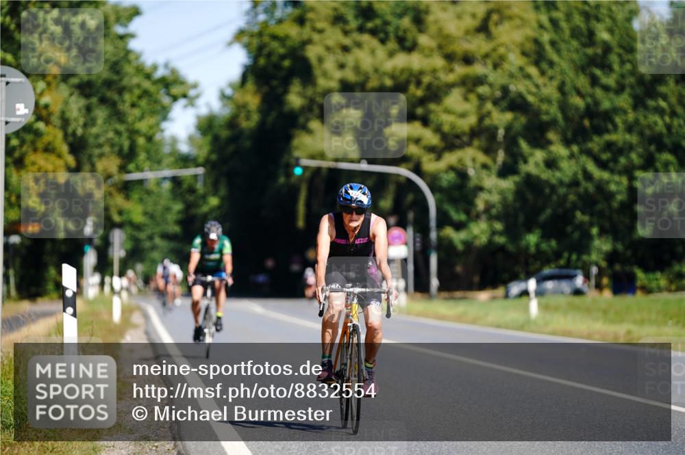 07.09.2025 - 19. Norderstedt Triathlon Michael Burmester http://msf.ph/oto/8832554 07.09.2025 11:44:34 Radfahren 1327 meine-sportfotos.de