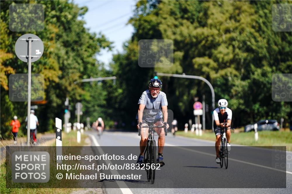 07.09.2025 - 19. Norderstedt Triathlon Michael Burmester http://msf.ph/oto/8832562 07.09.2025 11:44:46 Radfahren 186, 192 meine-sportfotos.de