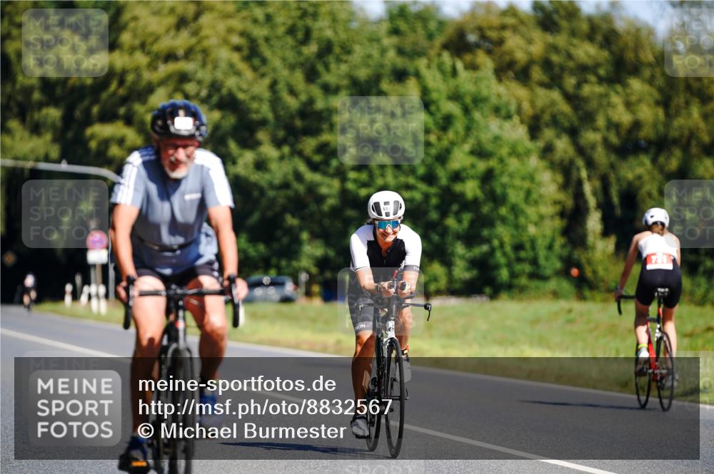07.09.2025 - 19. Norderstedt Triathlon Michael Burmester http://msf.ph/oto/8832567 07.09.2025 11:44:47 Radfahren 186, 192 meine-sportfotos.de
