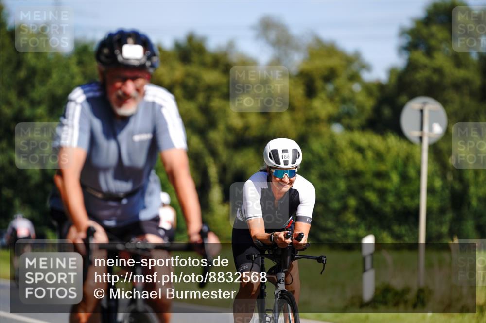 07.09.2025 - 19. Norderstedt Triathlon Michael Burmester http://msf.ph/oto/8832568 07.09.2025 11:44:48 Radfahren 186, 192 meine-sportfotos.de