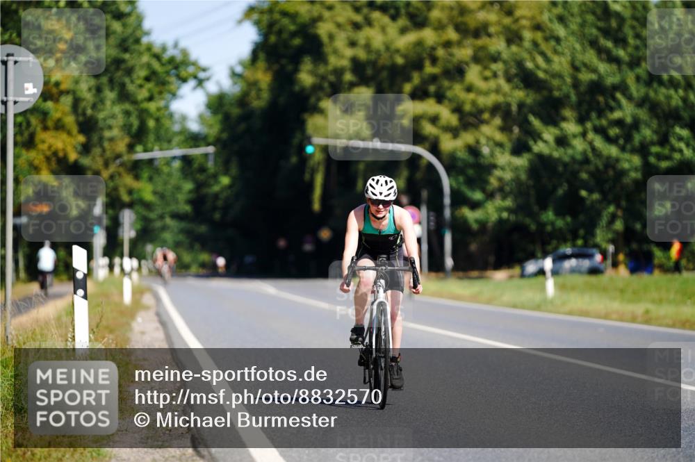 07.09.2025 - 19. Norderstedt Triathlon Michael Burmester http://msf.ph/oto/8832570 07.09.2025 11:44:56 Radfahren 148 meine-sportfotos.de